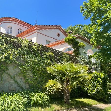 Espectacular Casa Chateau En El Centro De Olot Exterior foto